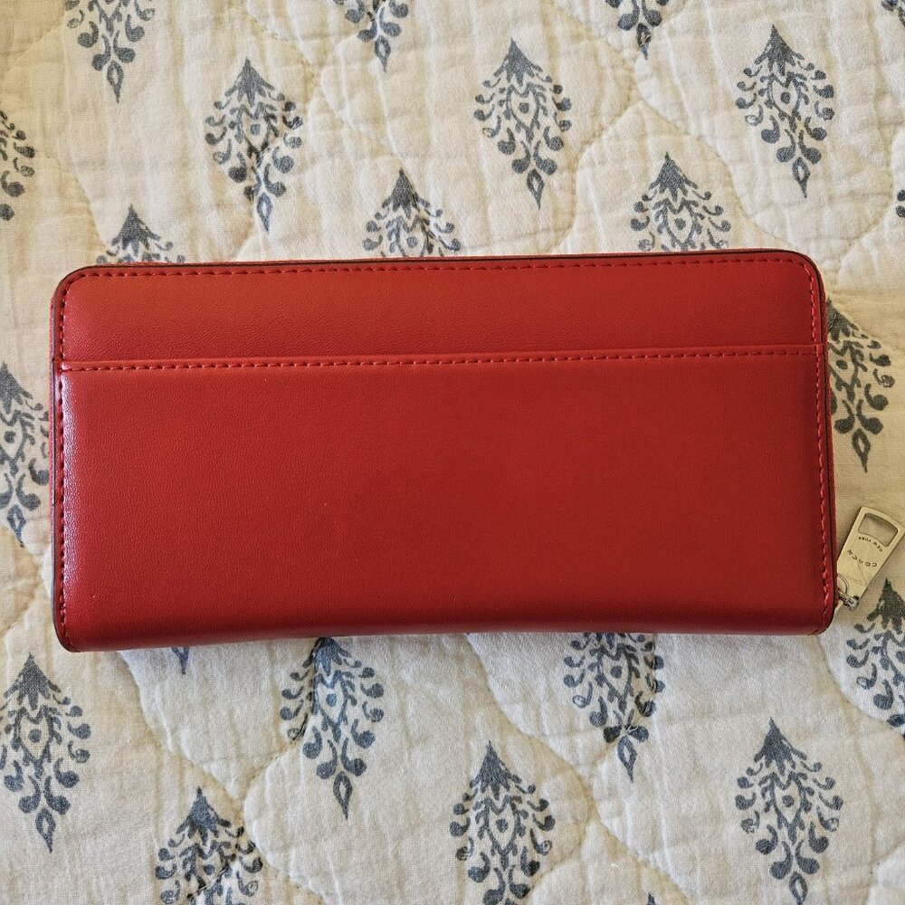Coach x Peanuts Snoopy Wallet Red Vermillion F53773 Zip Around NWT Woodstock - Picture 16 of 16